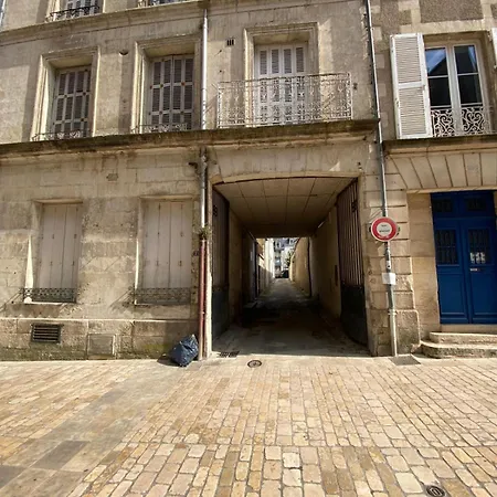 Chez Lou-Poitiers Hyper Centre-Proche Parking-Laconciergerie Exterior photo
